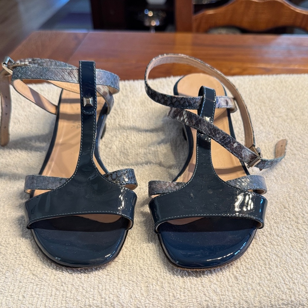 Aquatalia Black and Gray Women's Sandals